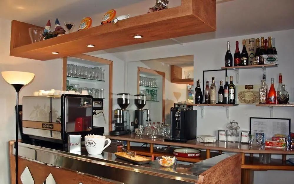 ***  Elsi Hotel Rimini Itália